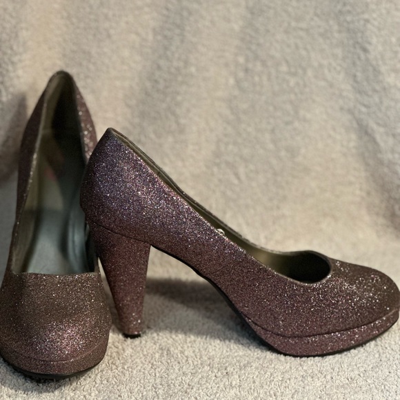 feet too wide for shoes